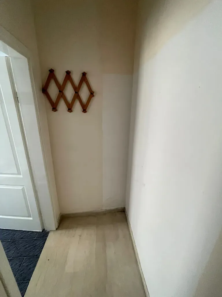 768