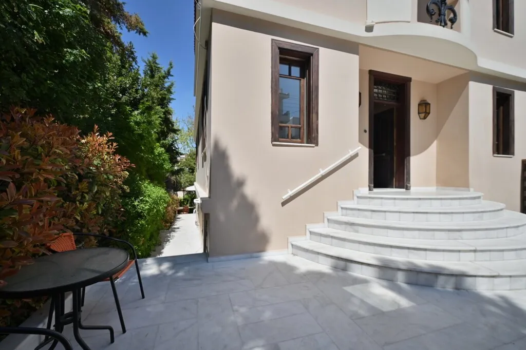 μονοκατοικία προς πώληση 304 τ.μ Βούλα Νότια Αθήνας