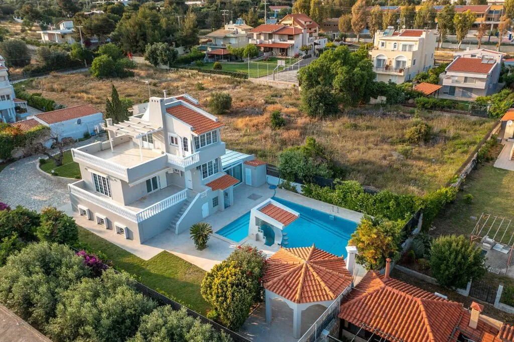βίλα προς πώληση 310 τ.μ Καλύβια Θορικού Υπόλοιπη Αττικής