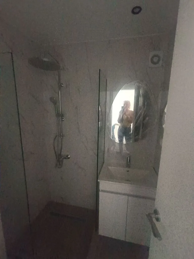 768