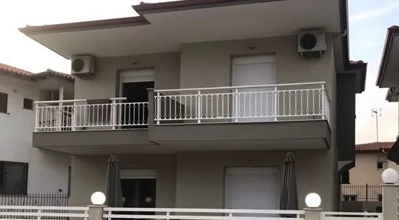 581