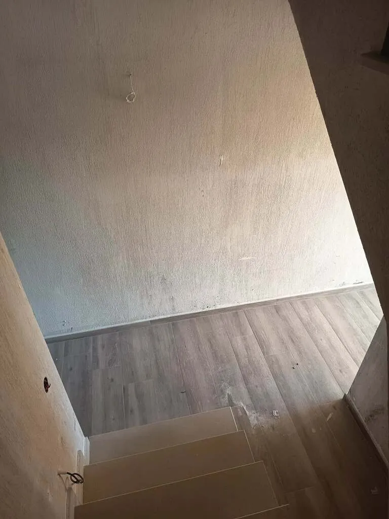 768