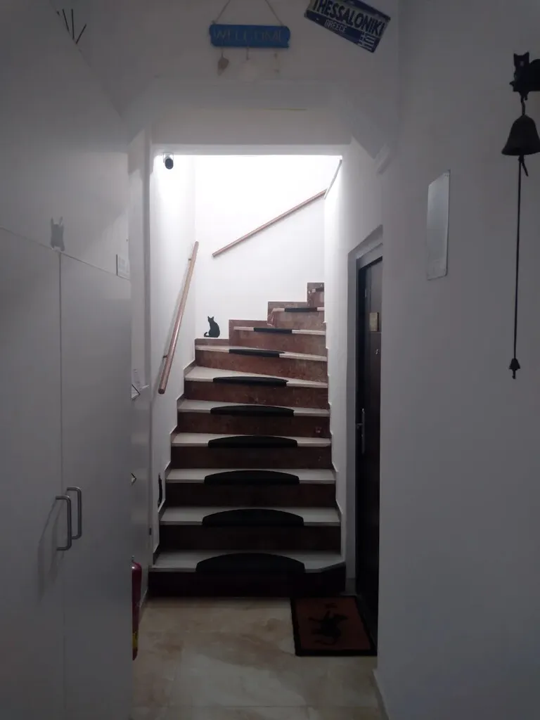 768