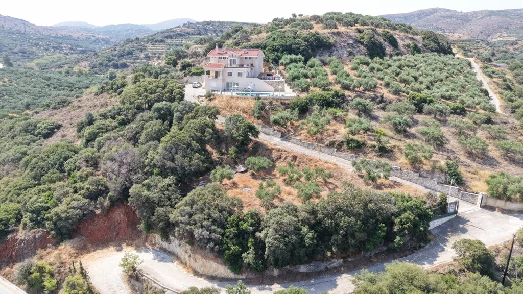 βίλα προς πώληση 380 τ.μ Γούβες Νομός Ηρακλείου