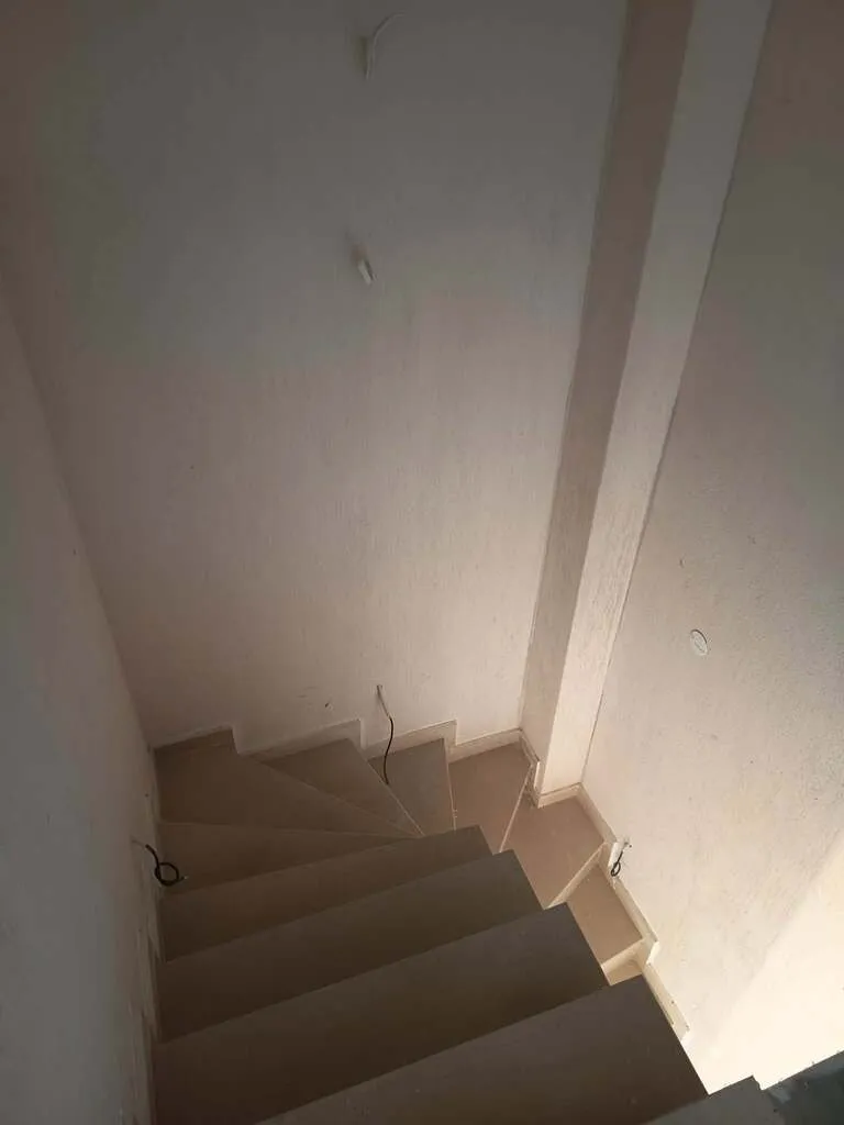768