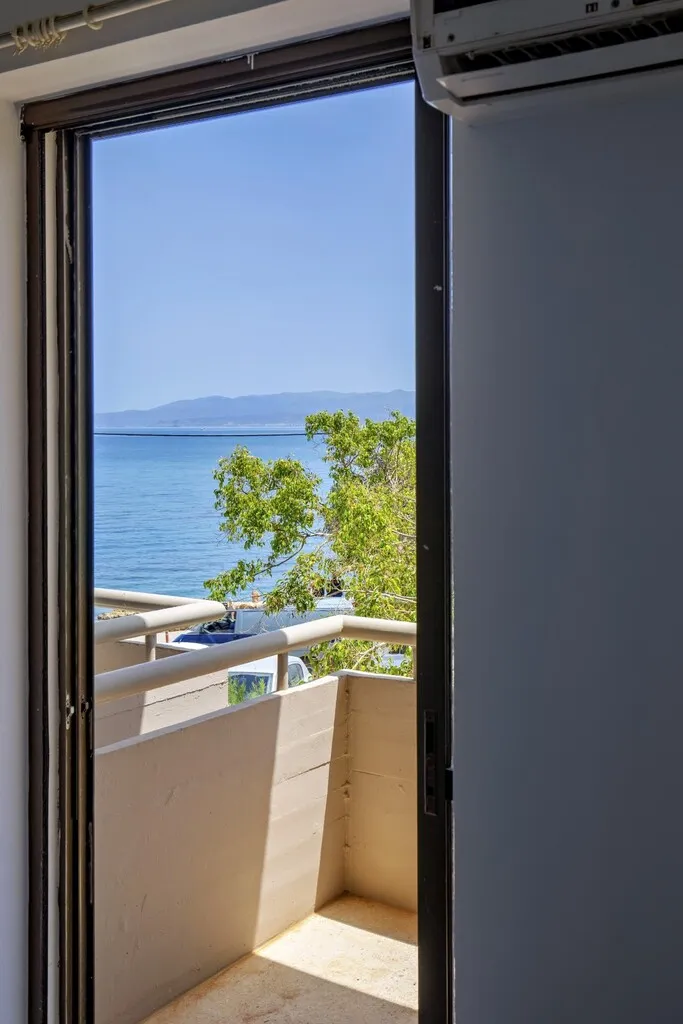 683