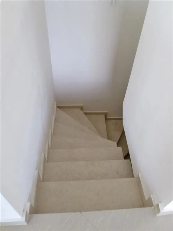 576