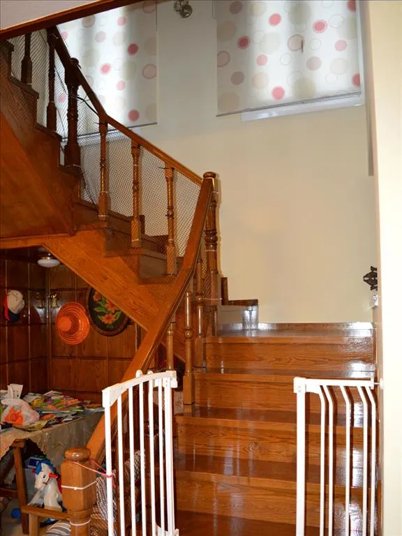 576