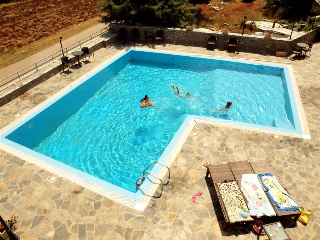 ξενοδοχείο προς πώληση 891 τ.μ Κορωνείας Βοιωτία