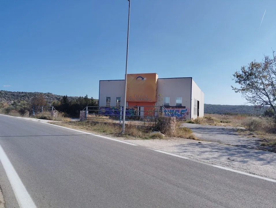 εμπορικό ακίνητο προς πώληση 948 τ.μ Σιθωνία Χαλκιδική