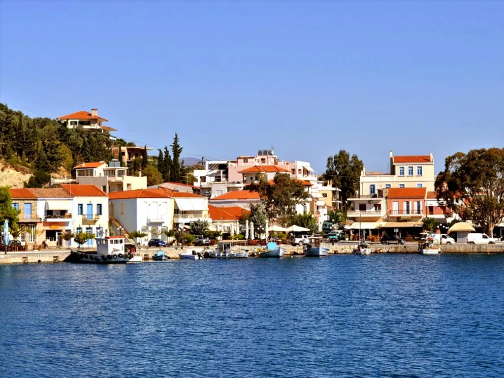 κτίριο προς πώληση 1700 τ.μ Ταμίνες Εύβοια