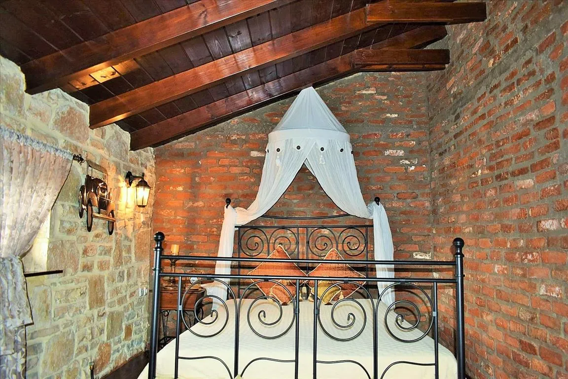 1152