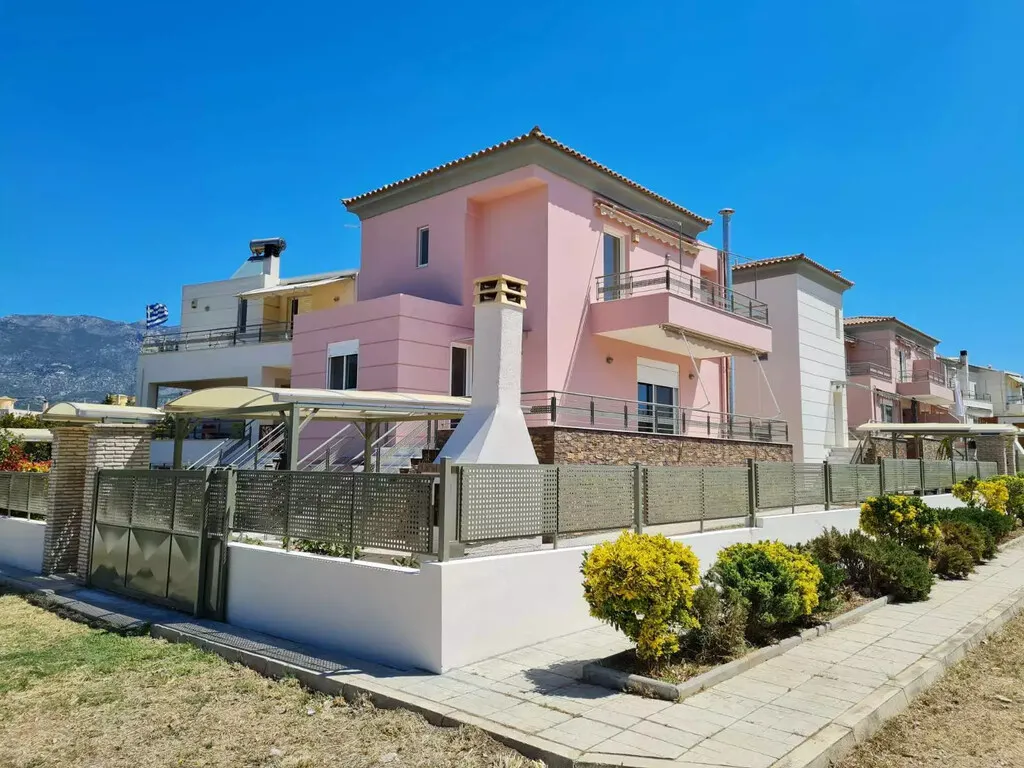 μονοκατοικία προς πώληση 150 τ.μ Λουτράκι-Περαχώρα Κορινθία