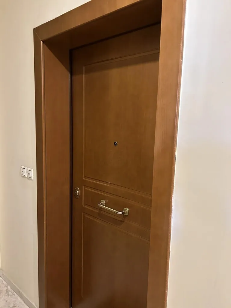 768