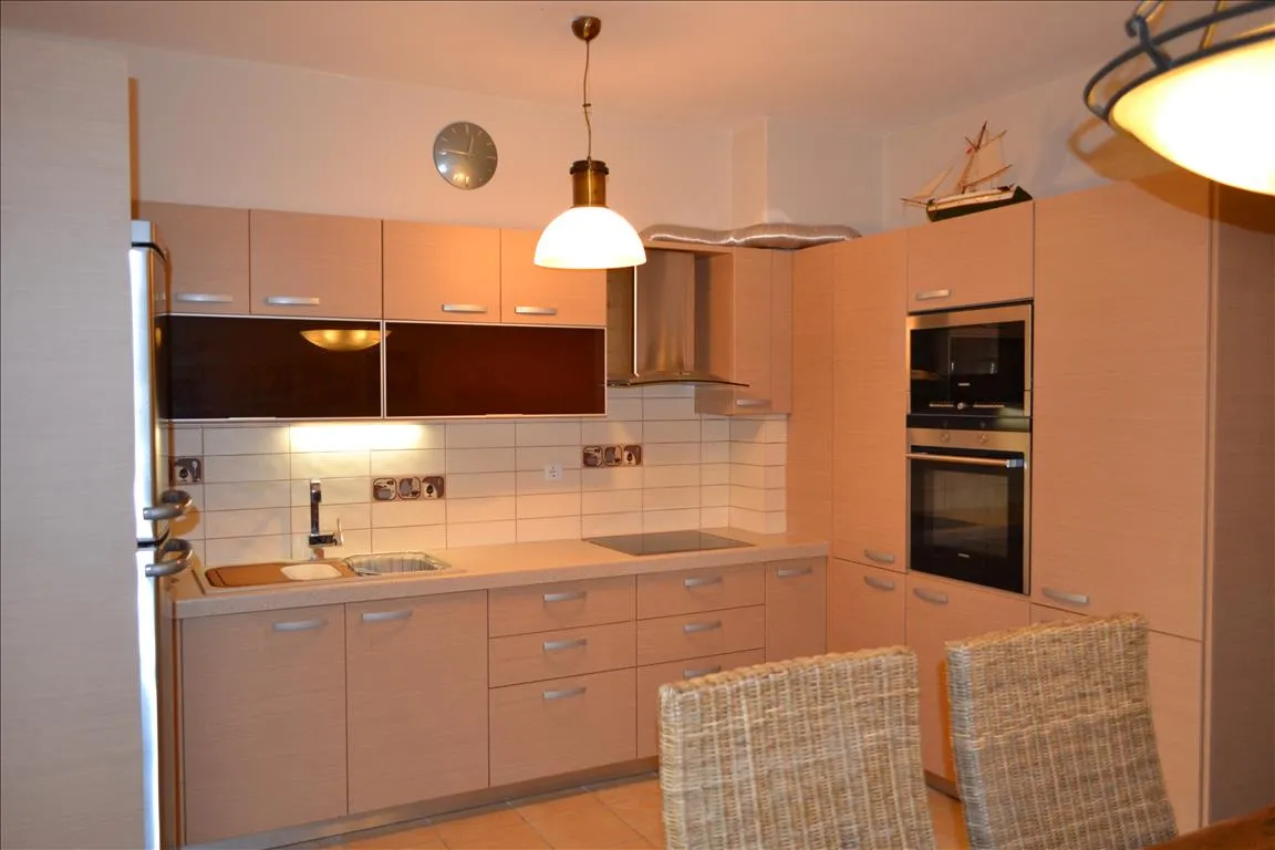 1152