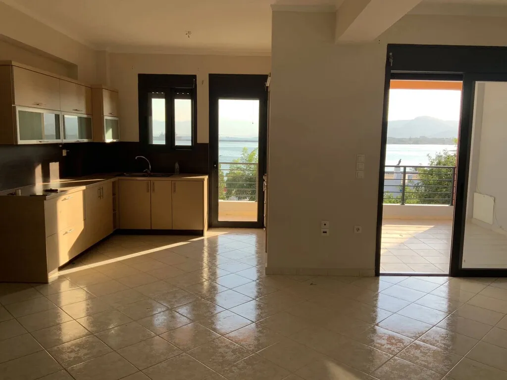 διαμέρισμα προς πώληση 183 τ.μ Σαλαμίνα Νησιά Αργοσαρωνικού