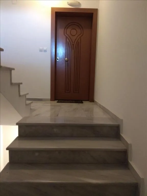 576