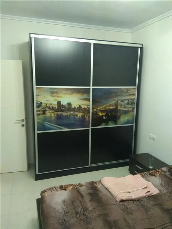 576