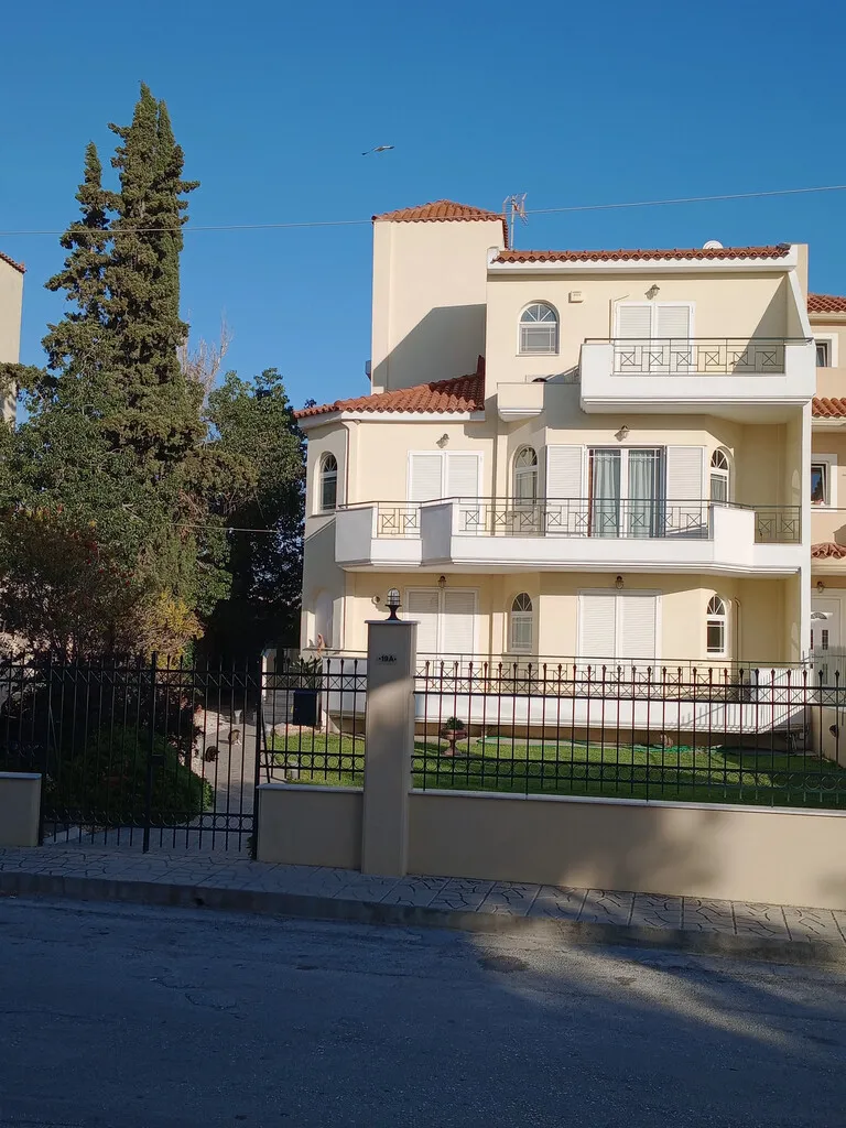 μονοκατοικία προς πώληση 300 τ.μ Καλύβια Θορικού Υπόλοιπη Αττικής