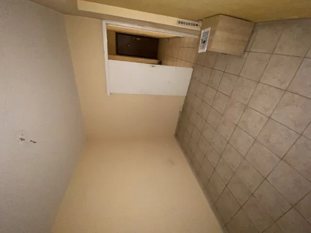 640