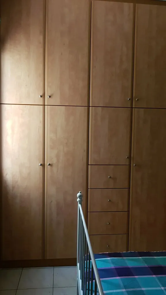576