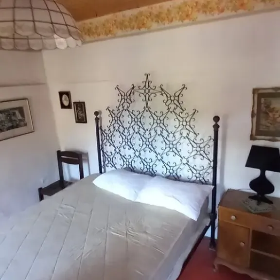 576