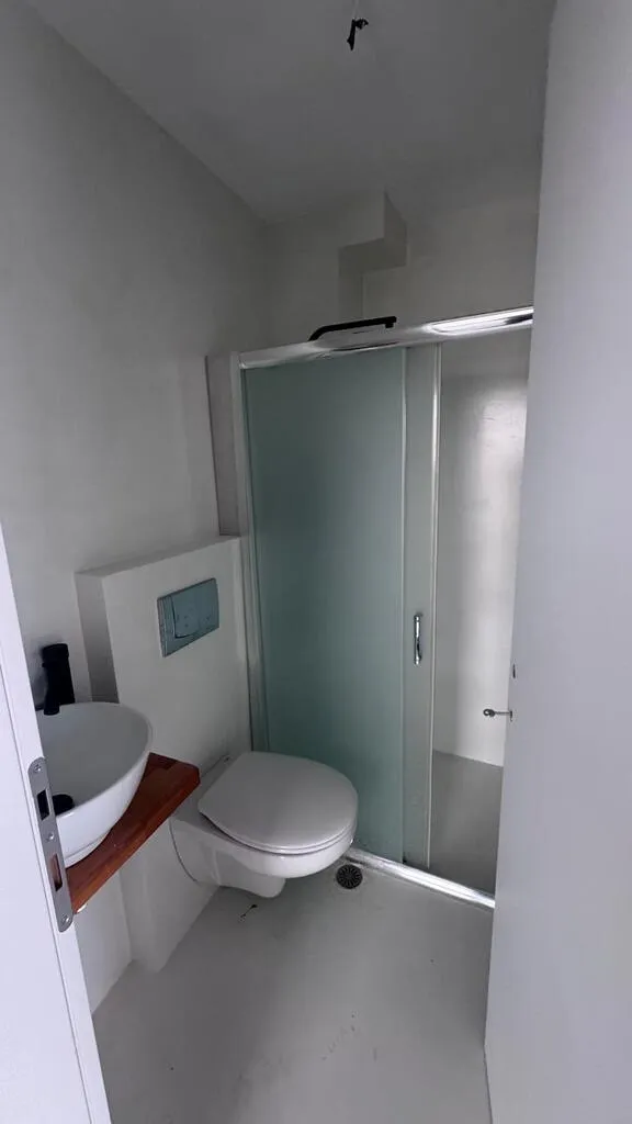 576