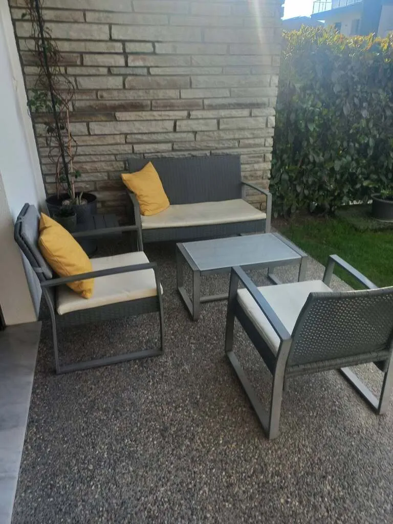 768