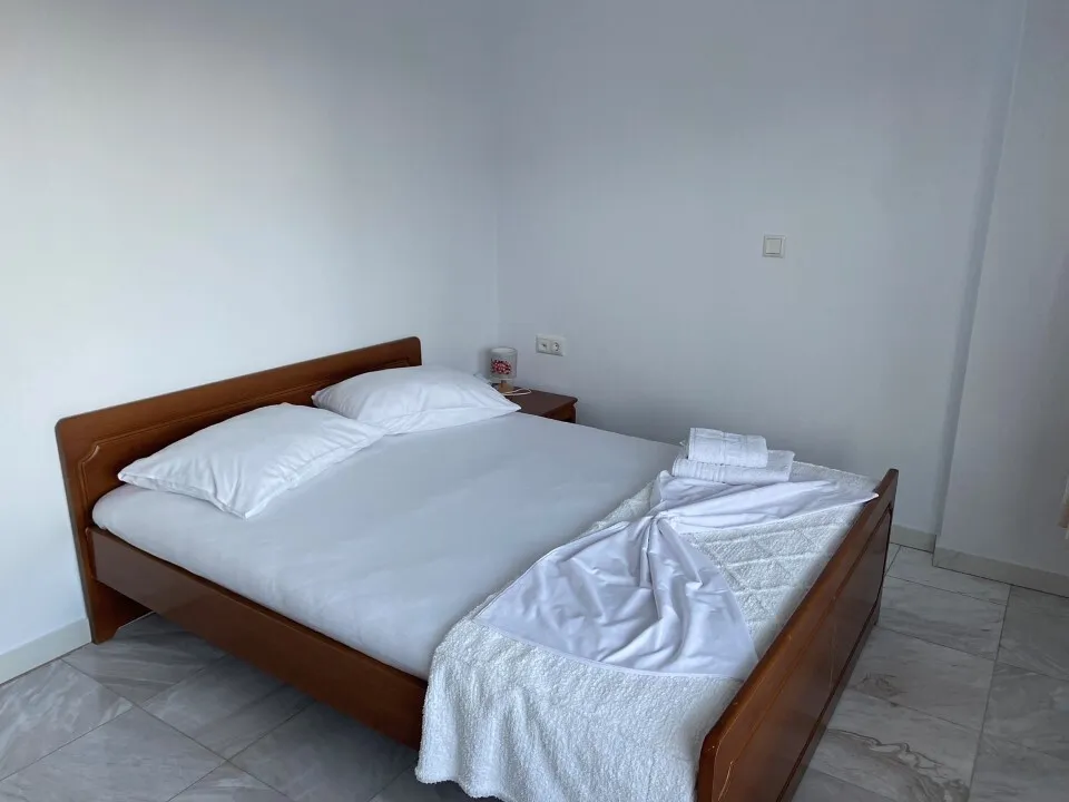 960
