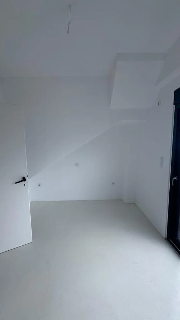 576