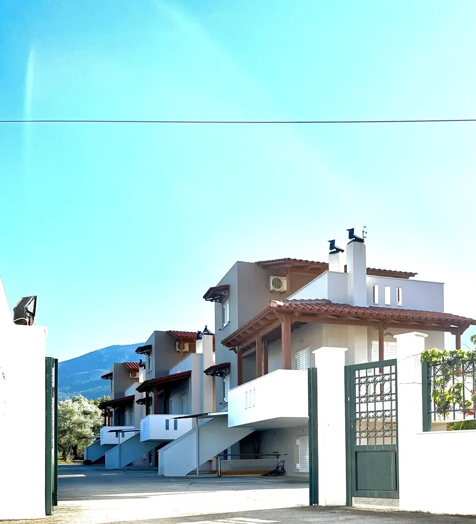 συγκρότημα προς πώληση 380 τ.μ Βίλια Υπόλοιπη Αττικής