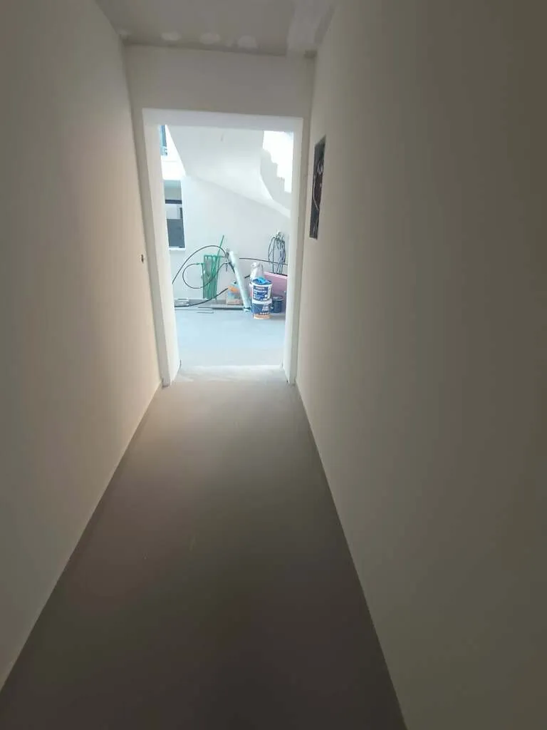768