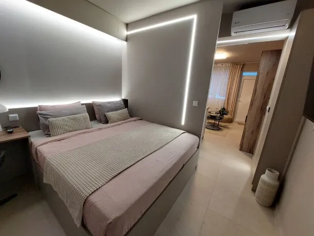 640